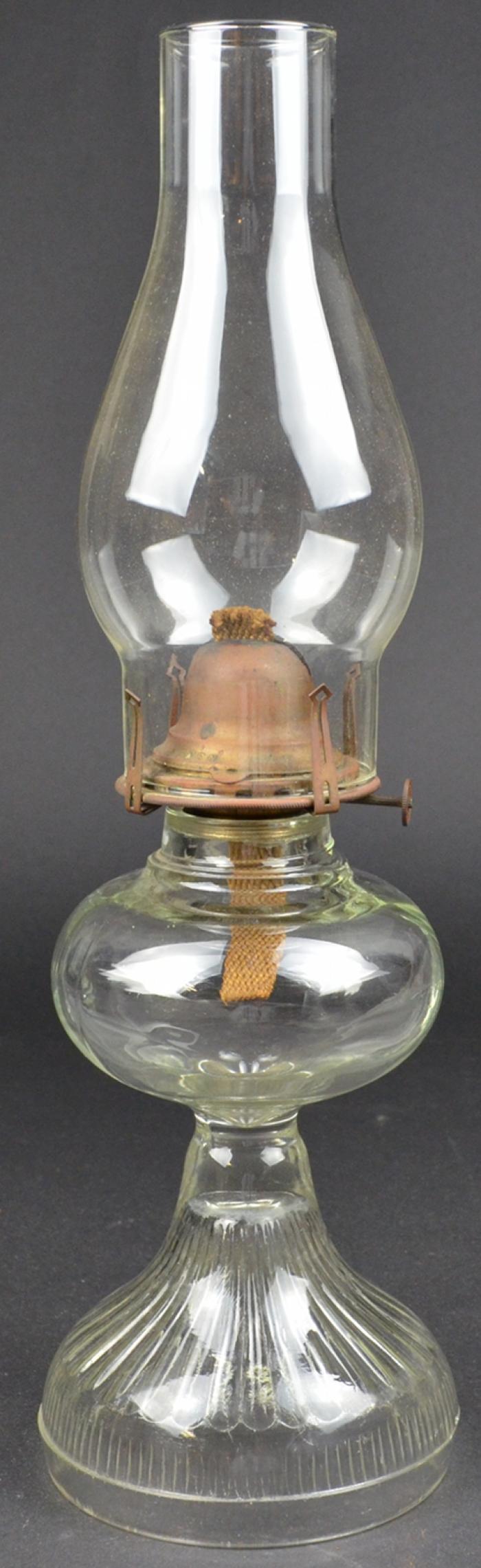 http://old.tgldirect.com/product_files/170400410000/clear-glass-kerosene-oil-lamp-and-chimney-with-queen-anne-burner-and-wick-0-700.jpg